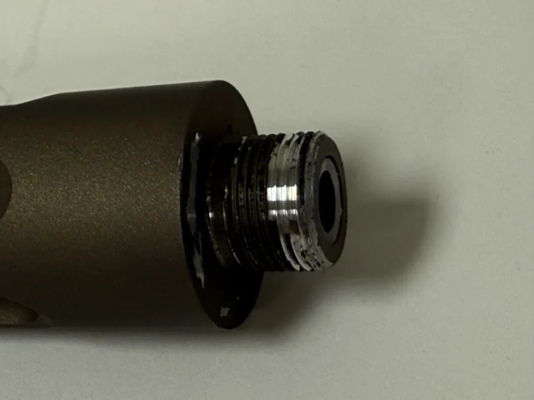 An image of a blemished/galled thread.